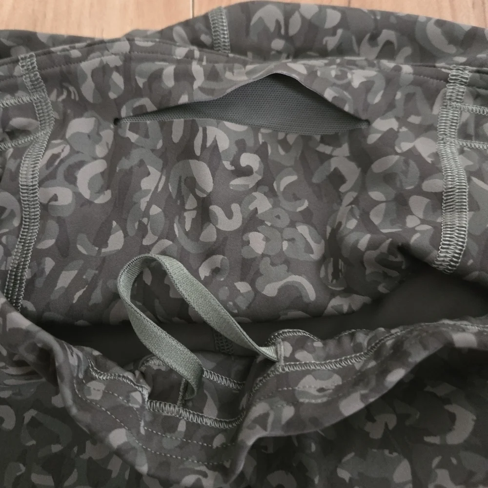 LuluLemon Base Pace High-Rise Tight Soft Leggings Green/Olive Multi Camo Size 12